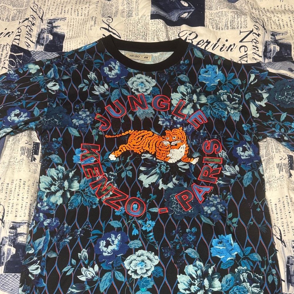Kenzo mens Black and Blue embroidered Jungle Paris Tee